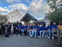Bild_4_JF_und_Betruer_während_Festakt