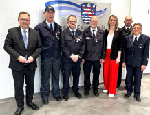 Goldenes Brandschutzehrenzeichen für drei Feuerwehrmänner aus Gudensberg